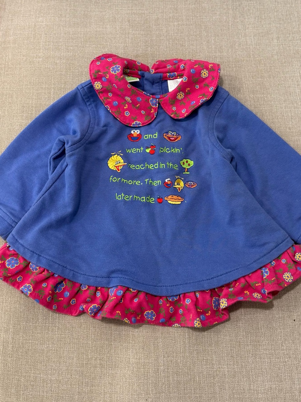 Vintage Y2K Sesame Street Elmo Apple Picking Purple Pink Floral Girls Ruffle Top